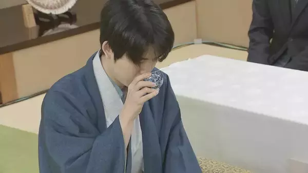 「両者スローペースで… 藤井聡太六冠(23)白星発進なるか 糸谷哲郎八段(37)が挑む名人戦第1局2日目 9日夜決着見込み」の画像