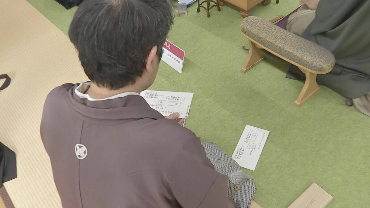 両者スローペースで… 藤井聡太六冠(23)白星発進なるか 糸谷哲郎八段(37)が挑む名人戦第1局2日目 9日夜決着見込み