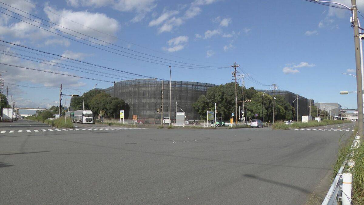 深夜に火花を散らして…名古屋港金城ふ頭でドリフト走行疑い 20～30代の男3人逮捕 車はナンバープレート隠した状態