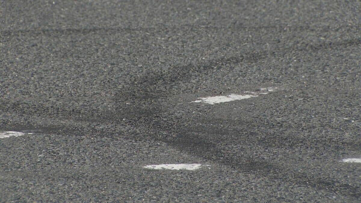 深夜に火花を散らして…名古屋港金城ふ頭でドリフト走行疑い 20～30代の男3人逮捕 車はナンバープレート隠した状態