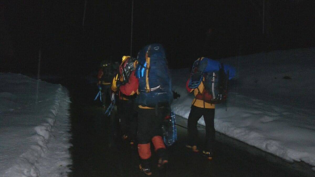 バックカントリー中の20代の男性２人が道に迷い遭難　岐阜・白川村でけさから捜索再開