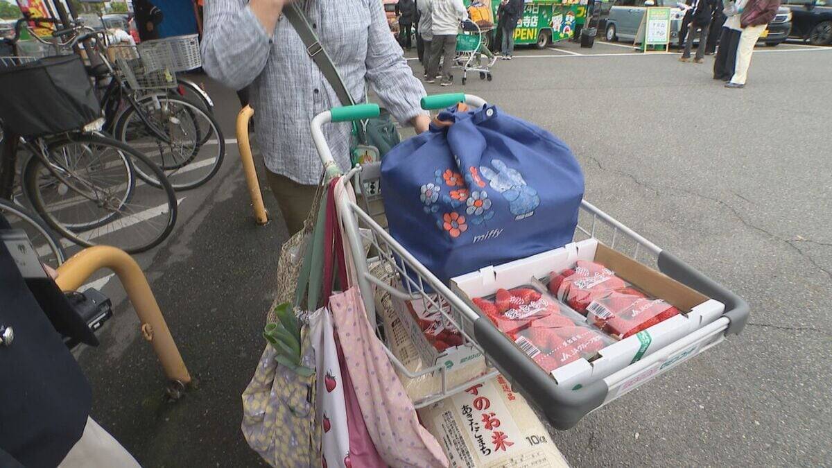開店前には約500人の行列 “食品強化型ドンキ” ロビン・フッドの全国1号店が愛知に｢暮らしを守り、ニーズをズバッと射抜きたい｣ あま市