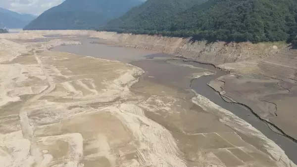 渇水続いていた岐阜･御母衣ダムの水位回復 27日からのまとまった雨で… 一時50センチ以下→16.2メートルに