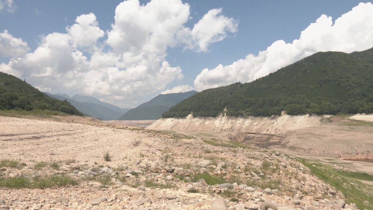 渇水続いていた岐阜･御母衣ダムの水位回復 27日からのまとまった雨で… 一時50センチ以下→16.2メートルに