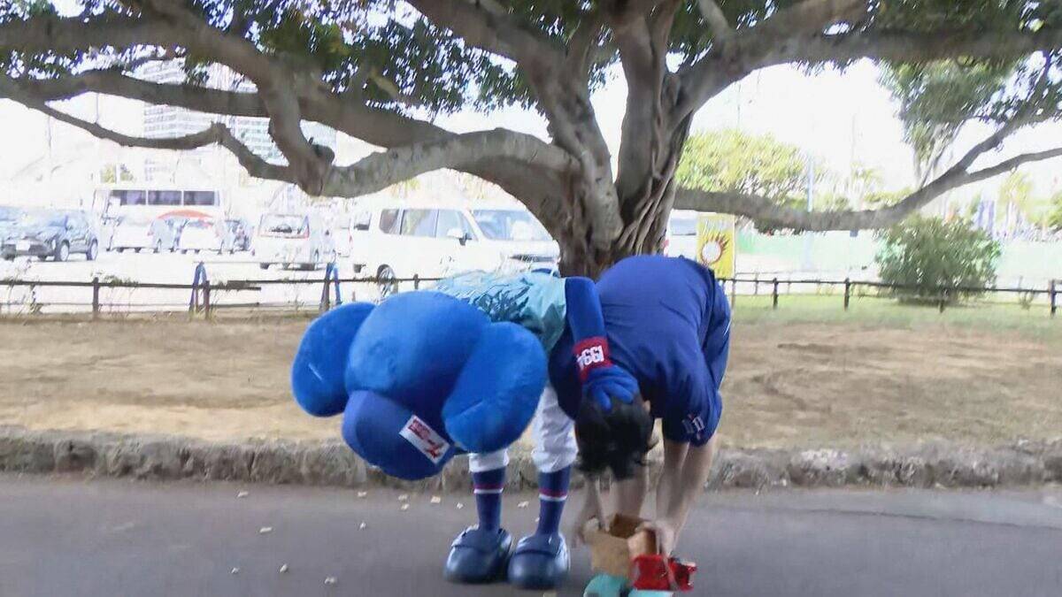 ドアラの逆襲!? ドラゴンズ “ドラ1ルーキー”中西聖輝投手 沖縄での“人生初の豆まき”で豆がドアラに｢ばちーん!｣と当たり…