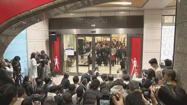 「名鉄百貨店が閉店 71年の歴史に幕…最終日は22万人が来店 元エレベーターガールの姿も｢話していると涙が出そうに…｣」の画像