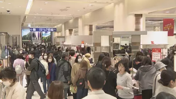 「名鉄百貨店が閉店 71年の歴史に幕…最終日は22万人が来店 元エレベーターガールの姿も｢話していると涙が出そうに…｣」の画像