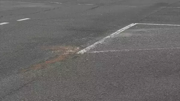 トラックと乗用車が衝突　乗用車を運転していた男性（21）が意識不明の重体　岐阜市の国道21号