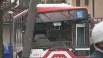 名鉄バスが電柱に衝突  電柱は根元が大破し傾く 付近では停電が発生 愛知・春日井市