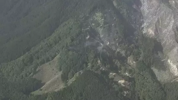 「山林火災で自衛隊に災害派遣要請 鎮火のめど立たず 早朝からヘリコプターで消火活動 三重・津市美杉町」の画像