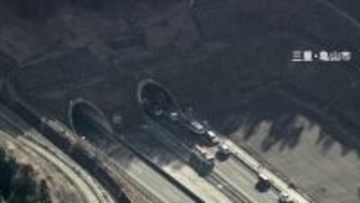 トラック運転しながら箸持ってカップラーメン ｢前を見ていません」有料道路で見た“危険” ながらスマホも 新名神6人死亡事故から1か月