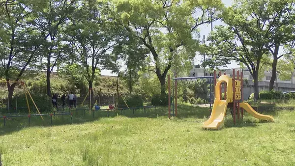 「列車にぶつかったとみられる｢ニホンカモシカ｣ うずくまる様子も… 公園で捕獲 名古屋市内で目撃情報相次ぐ」の画像
