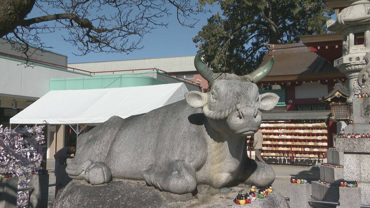 “必勝合格号”に乗ってバスツアー 受験生の家族が学問の神様･菅原道真公が祀られる｢上野天満宮｣など巡る ｢最後の神頼み｣