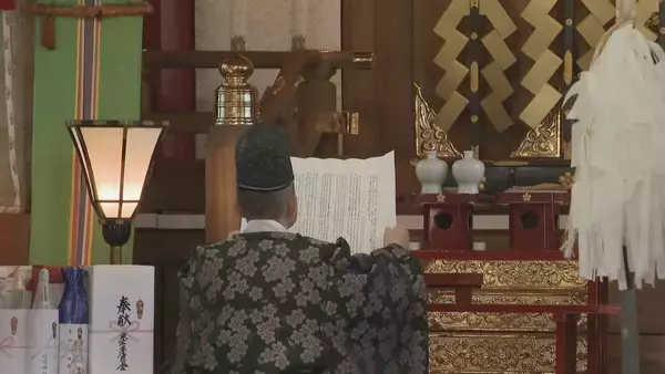 「“必勝合格号”に乗ってバスツアー 受験生の家族が学問の神様･菅原道真公が祀られる｢上野天満宮｣など巡る ｢最後の神頼み｣」の画像