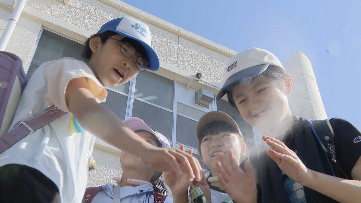 今季初の“猛暑日”の名古屋 小学校にはミストシャワーも こまめに“暑さ指数”を計測 午後には校庭に“赤旗”が…