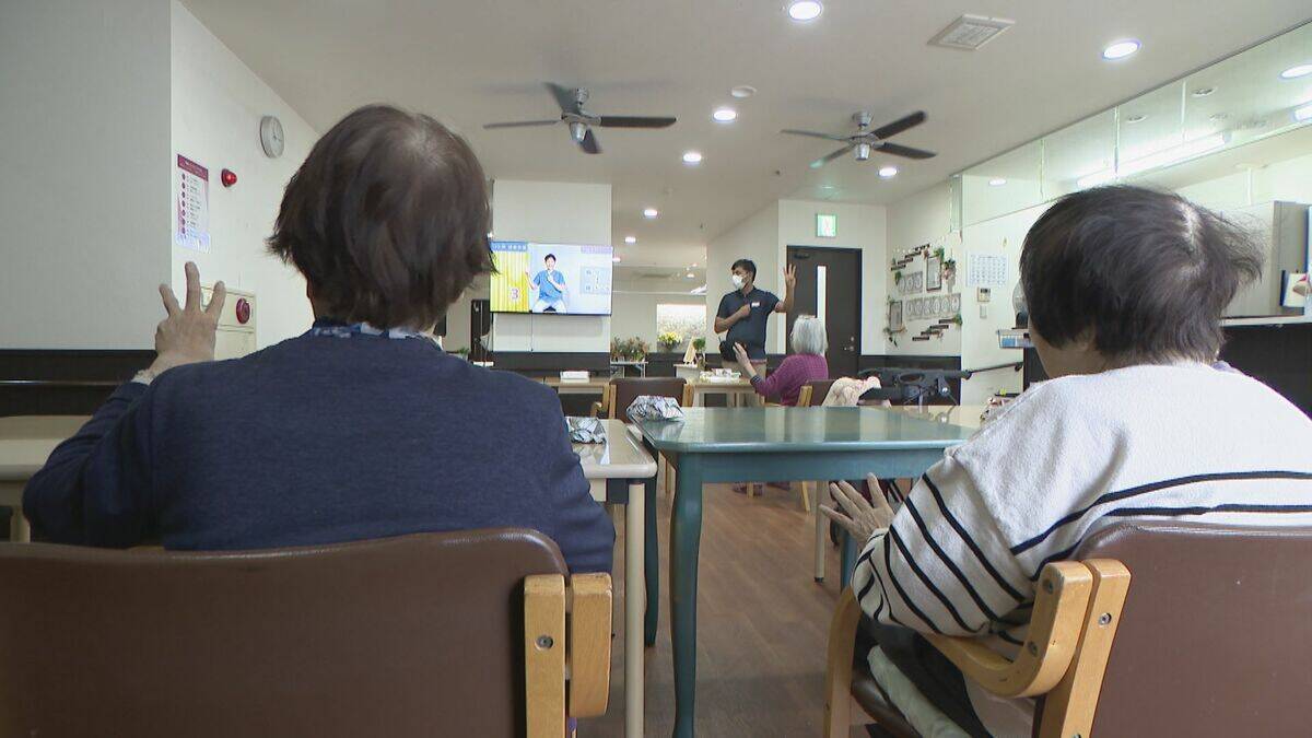 “スポットワーク”で介護の人材不足解消へ 新しい顔ぶれに入居者も会話弾む ｢子育てなどで働いていない有資格者たちが働きやすく｣