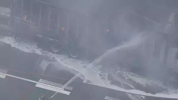 「大型トラックが炎上… 運転手｢タイヤから出火した｣と通報 岐阜･恵那市の中央自動車道」の画像