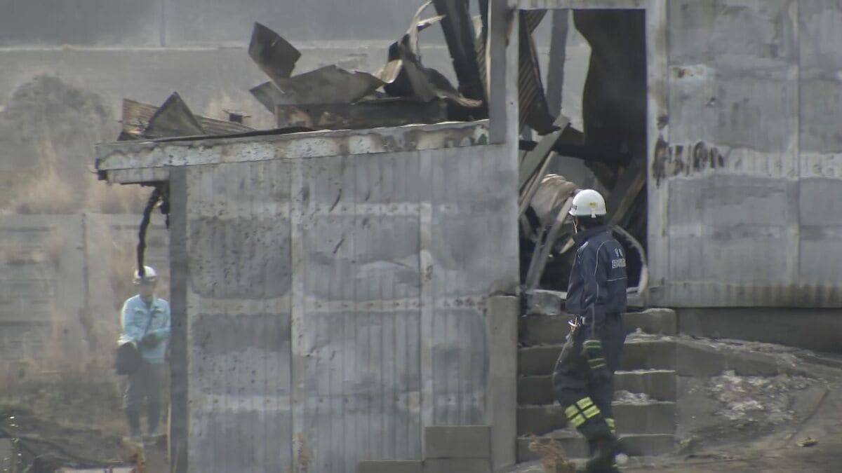ブタ約2000頭が死ぬ 養豚場で火事… 木造平屋建ての豚舎4棟が全焼 愛知･西尾市
