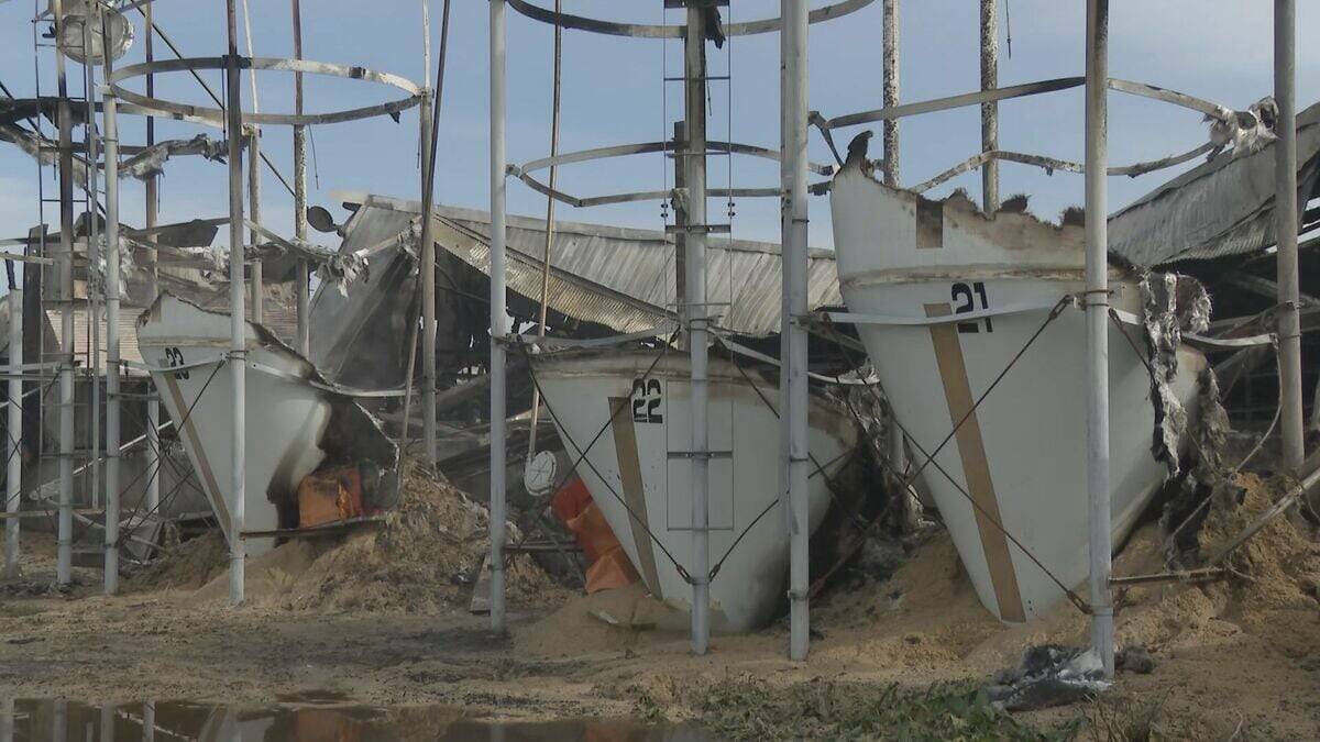 ブタ約2000頭が死ぬ 養豚場で火事… 木造平屋建ての豚舎4棟が全焼 愛知･西尾市