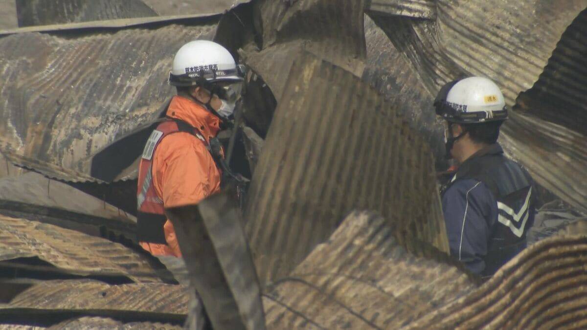 ブタ約2000頭が死ぬ 養豚場で火事… 木造平屋建ての豚舎4棟が全焼 愛知･西尾市