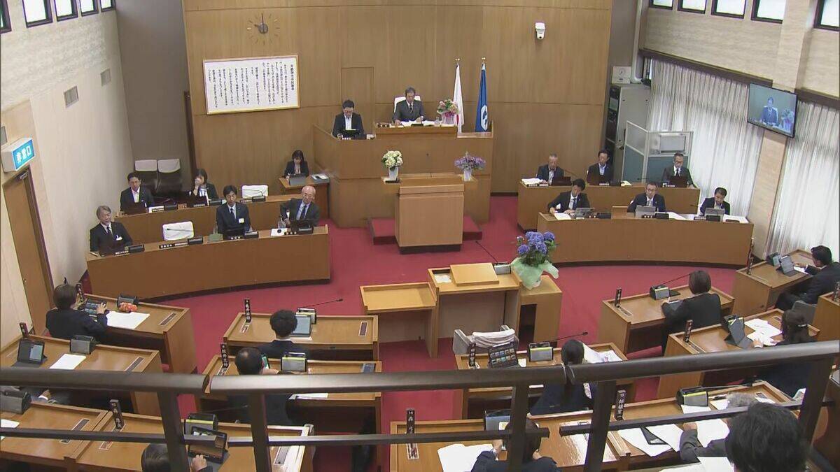 定数“4割削減”で揺れた市議会 16人→10人案は反対多数で“否決” 議案提出した議員は｢コミュニケーション尽くせず…｣ 岐阜・美濃加茂市