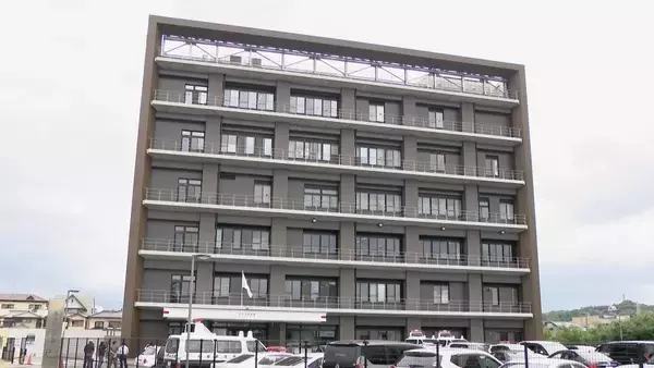 「｢ニュース見て、同じようになりたくない｣ 岐阜･多治見市の強盗傷害事件 犯行直前にインターホン→反応ないこと確認し部屋に侵入か 男2人を逮捕･送検 “トクリュウ”視野に捜査」の画像