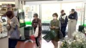 毎週月･火はコメ1キロあたり50円引き 柿は5～6個入って120円 ことし最後の3連休 愛知の直売所はお値打ち食材を求めて大盛況