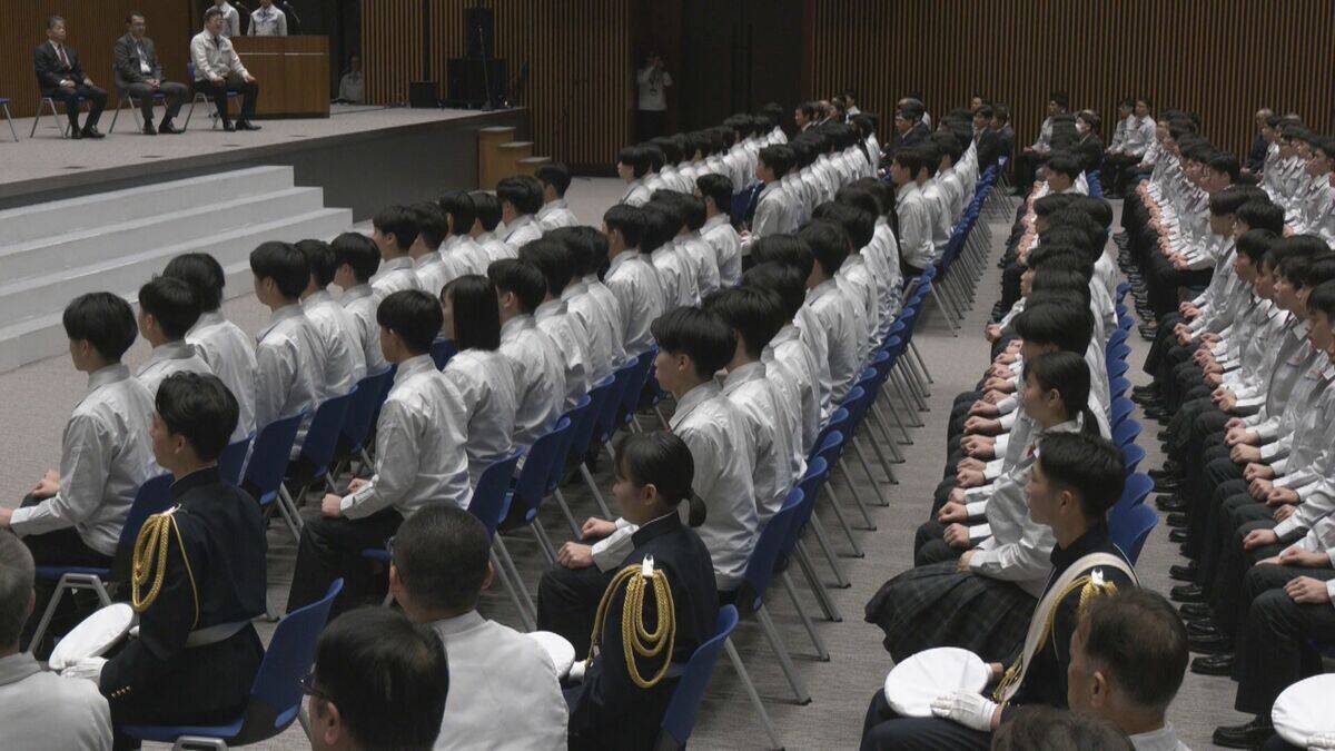 トヨタが運営する職業訓練校「トヨタ工業学園」で卒業式 豊田章男会長が卒業生234人に激励 ｢トヨタを支える人材となるため絶えず努力｣との決意を胸に…3月から正社員に