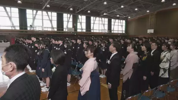 ホームから転落した妊婦… 救ったのは高校生 ｢ためらいなかった｣ 電車到着5分前の“救出劇” SNSを通じて奇跡の再会