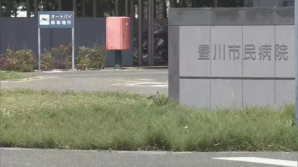 「病院敷地内でイラン国籍の男性倒れ死亡 男性の車は新城PAで車2台に挟まれて停車していた 愛知」の画像