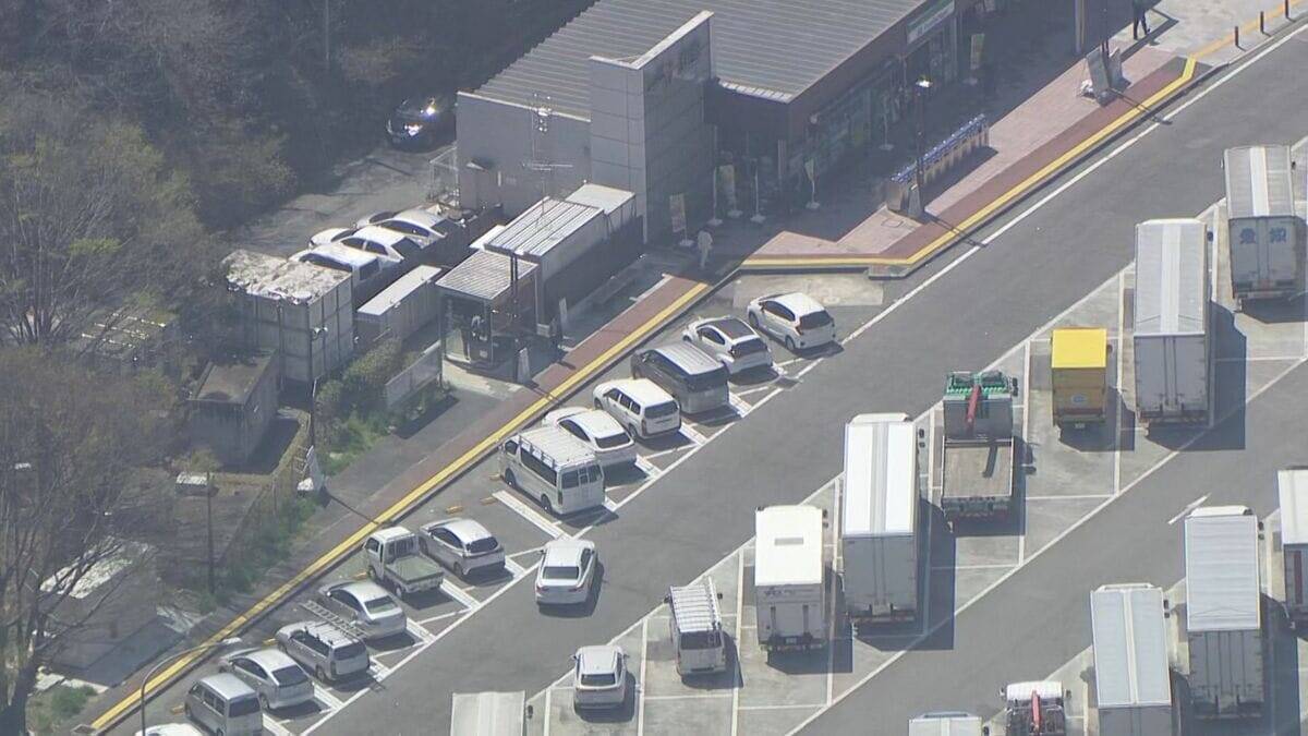 病院敷地内でイラン国籍の男性倒れ死亡 男性の車は新城PAで車2台に挟まれて停車していた 愛知