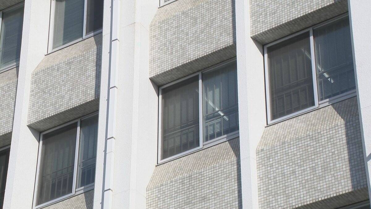 “当たり屋”行為で現金120万円あまりをだまし取った疑い 33歳男を逮捕 車に足をわざと接触させ保険金を…以前にも同様手口で事故