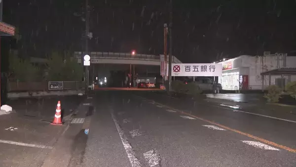 「82歳の男性が軽ワンボックスカーにはねられ意識不明の重体 三重・桑名市の県道63号」の画像