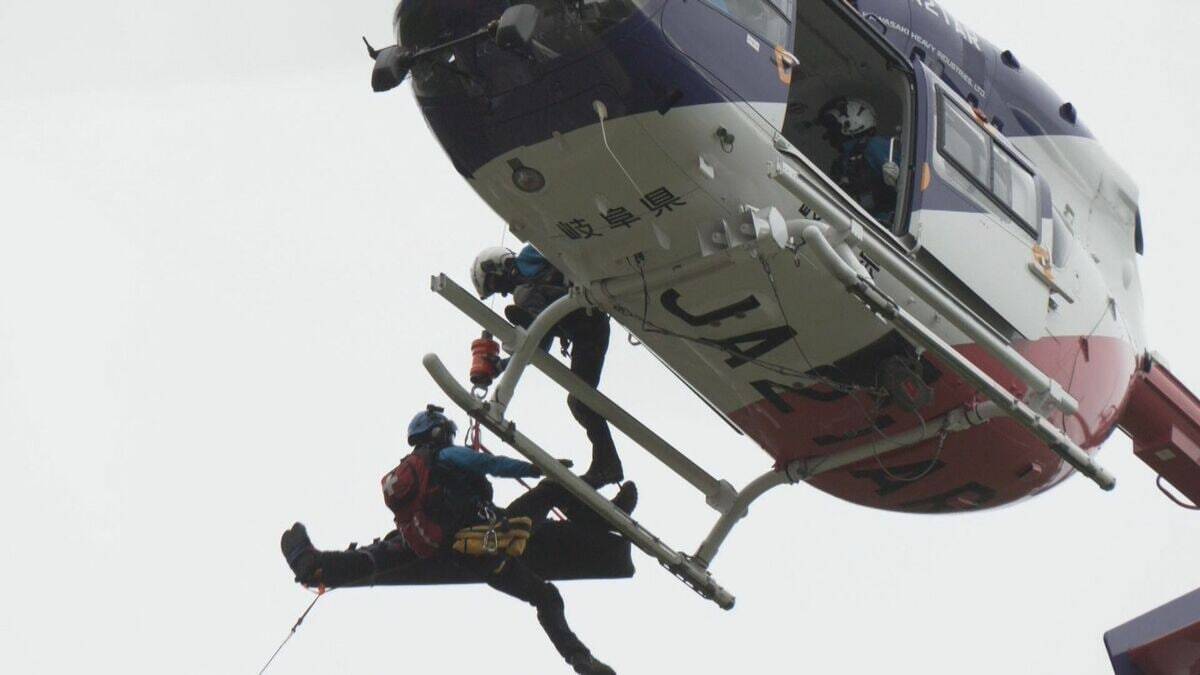 標高1400メートルで車が落石に巻き込まれたら… ｢白山白川郷ホワイトロード｣今シーズンの開通を前に事故対応訓練 警察･消防などが手順確認