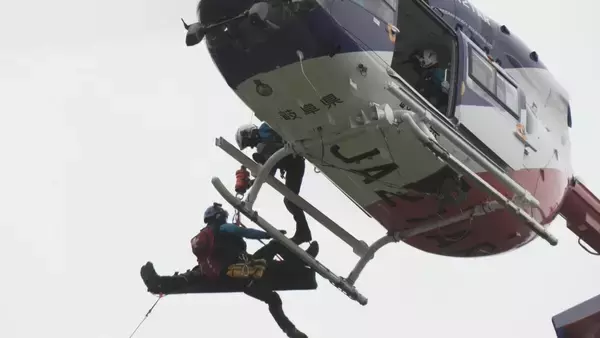 「標高1400メートルで車が落石に巻き込まれたら… ｢白山白川郷ホワイトロード｣今シーズンの開通を前に事故対応訓練 警察･消防などが手順確認」の画像