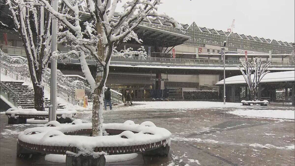スリップ事故相次ぐ… 名古屋で今季初の積雪 岐阜･高山市では最大20センチ 白川村では61センチの積雪 “今季最強寒波”襲来
