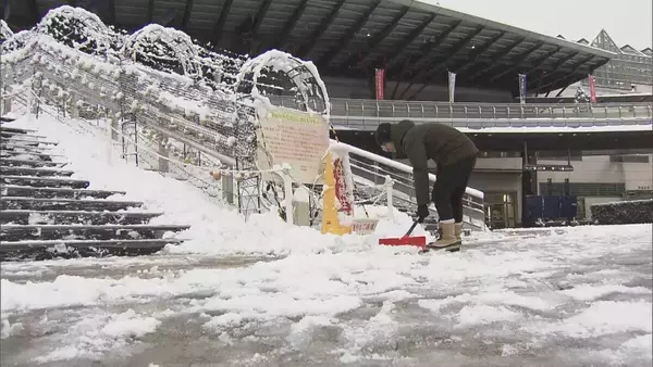 「スリップ事故相次ぐ… 名古屋で今季初の積雪 岐阜･高山市では最大20センチ 白川村では61センチの積雪 “今季最強寒波”襲来」の画像