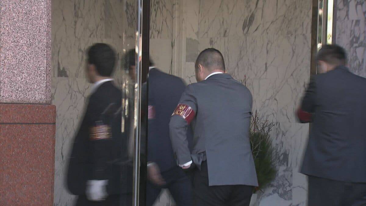 指定暴力団･稲川会の傘下組織｢中島一家｣の事務所を家宅捜索 幹部の男が“ヤミ金融”営んだ疑いで逮捕されたことを受けて 利益は暴力団の資金源になっていたか