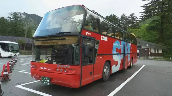 ｢バスから火が出ている｣ 期間限定の人気マウンテンバス 車両火災で当面運休 再開のめど立たず 岐阜･高山市の奥飛騨温泉郷