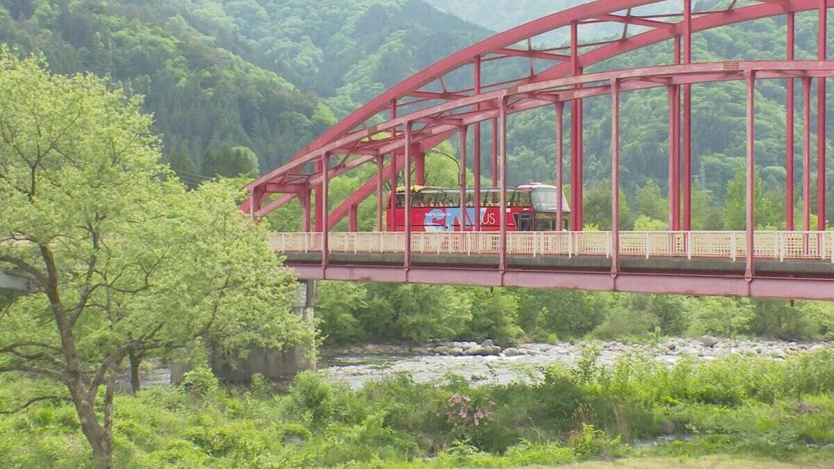 ｢バスから火が出ている｣ 期間限定の人気マウンテンバス 車両火災で当面運休 再開のめど立たず 岐阜･高山市の奥飛騨温泉郷