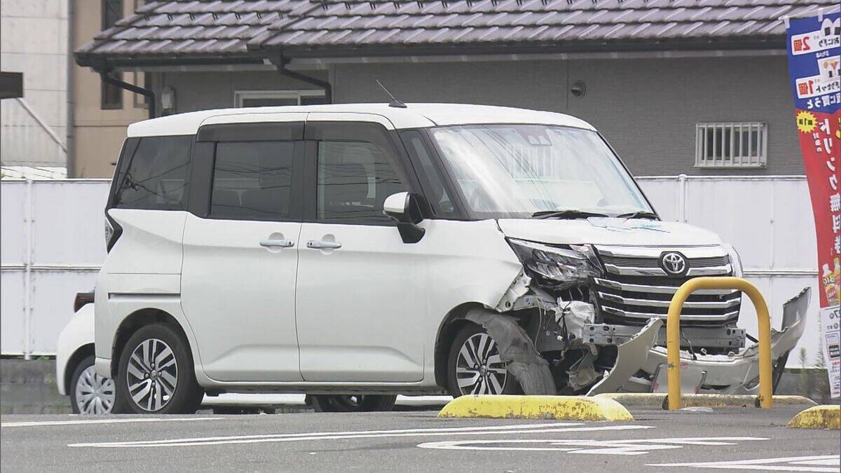 コンビニに65歳男性が運転する乗用車が突っ込む　けが人なし　岐阜・美濃加茂市