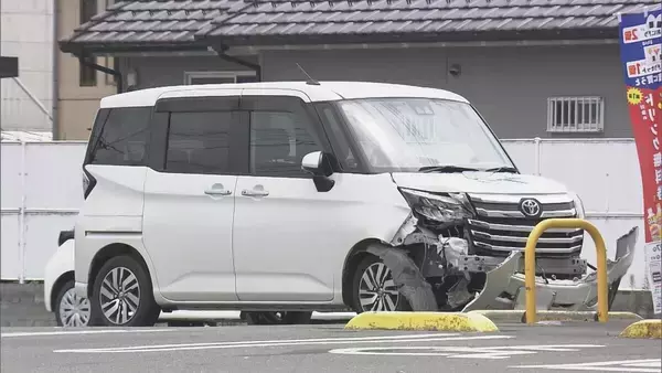 「コンビニに65歳男性が運転する乗用車が突っ込む　けが人なし　岐阜・美濃加茂市」の画像