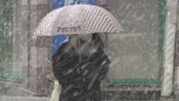 名古屋市内でも雪　9日明け方にかけて東海地方は平地でも大雪のおそれ　交通障害に注意を