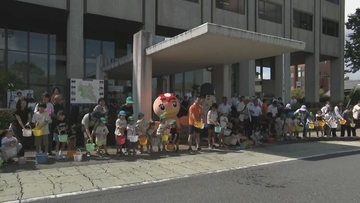 今年すでに4回も… 40℃以上の｢酷暑日｣記録した岐阜･多治見市 公式マスコット｢うながっぱ｣が地元園児らと打ち水 熱中症対策を呼びかけ