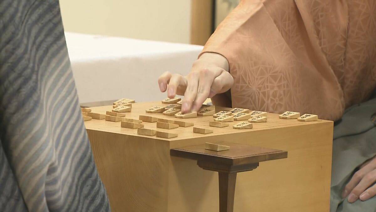 藤井六冠が“大逆転”で防衛！王将戦｢かど番｣からの3連勝 ｢防衛を目指してというより目の前の一局に全力を尽くせればと｣ 棋王戦も防衛なるか