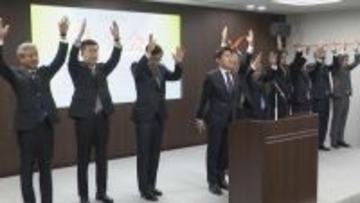 名古屋証券取引所大発会｢“午尻上がり”の1年に｣ 5日午前の日経平均株価終値は最終営業日より1400円余り高い5万1759円10銭