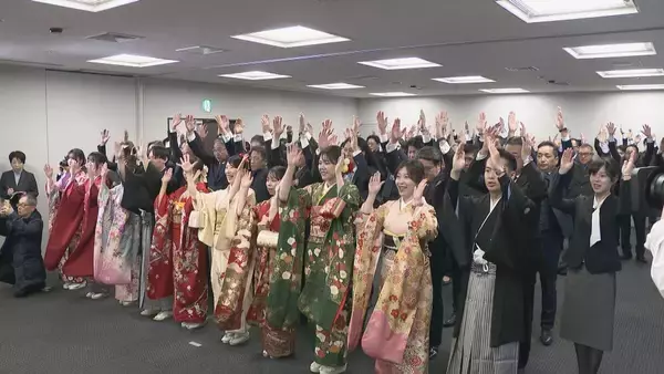 「名古屋証券取引所大発会｢“午尻上がり”の1年に｣ 5日午前の日経平均株価終値は最終営業日より1400円余り高い5万1759円10銭」の画像