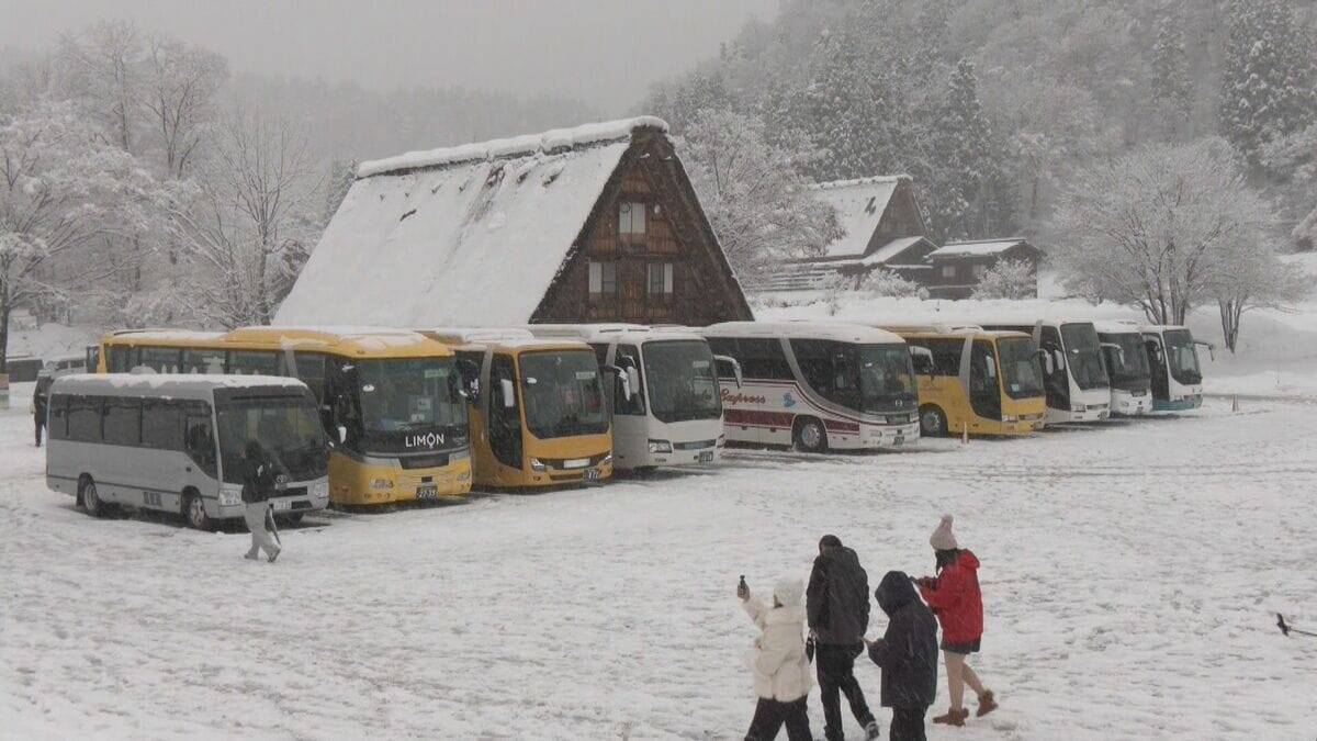 観光バス運転手｢12月末頃から中国本土のツアー客ほとんど乗せていない｣ “渡航自粛”の影響は…岐阜の人気観光地 世界遺産･白川郷