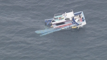 ｢クーラーボックスが浮袋代わりに…それで助かった｣ 釣り客2人が死亡した船の衝突事故 事故は逮捕された航海士が操縦してから1時間後に発生 三重・鳥羽市
