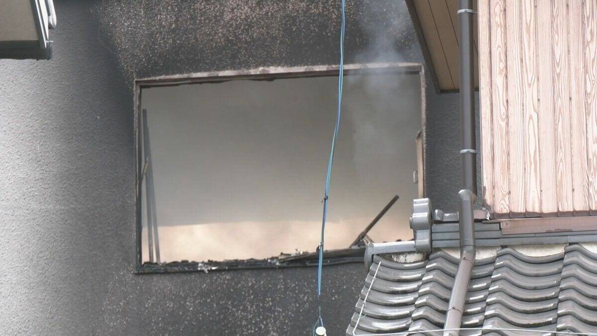 「１階の窓から火が出ている」と通報 住宅火災で焼け跡から1人の遺体　愛知・岡崎市